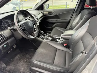 2017 Honda Accord photo 3