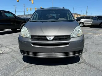 2004 Toyota Sienna photo 2