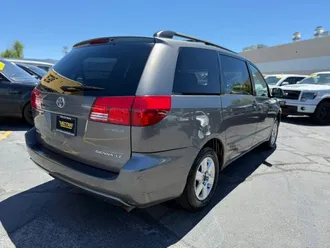 2004 Toyota Sienna photo 7
