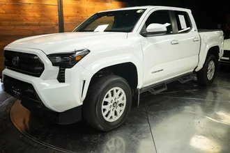 2025 TOYOTA TACOMA photo 2