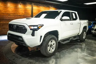2024 TOYOTA TACOMA photo 2