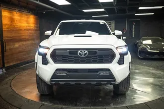 2024 TOYOTA TACOMA photo 4