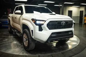 2024 TOYOTA TACOMA photo 5