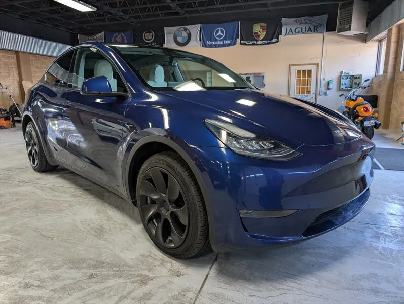 2023 Tesla Model Y Long Range Long Range