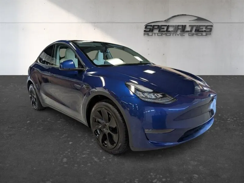 2023 Tesla Model Y Long Range Long Range
