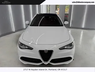 2017 Alfa Romeo Giulia photo 2