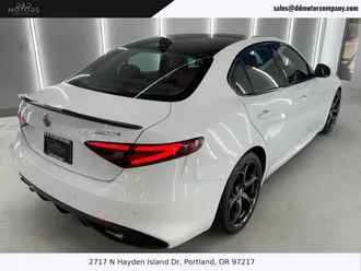 2017 Alfa Romeo Giulia photo 7