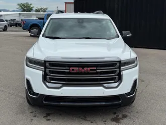 2023 GMC Acadia photo 2
