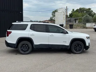 2023 GMC Acadia photo 3