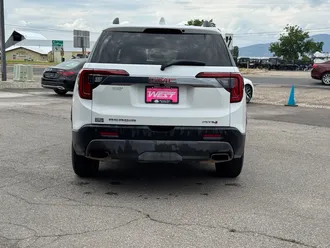 2023 GMC Acadia photo 4