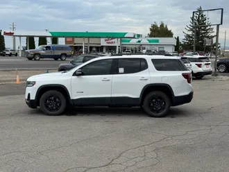 2023 GMC Acadia photo 5