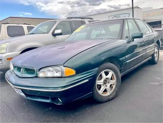 1999 Pontiac Bonneville photo 3