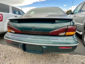 1999 Pontiac Bonneville photo 4