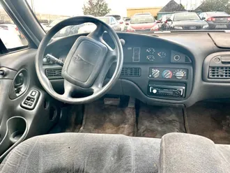 1999 Pontiac Bonneville photo 6