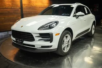 2020 PORSCHE MACAN photo 2
