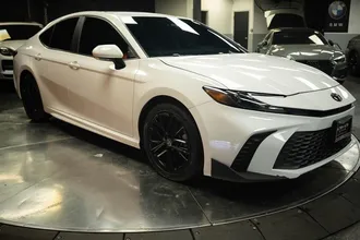 2025 TOYOTA CAMRY photo 5