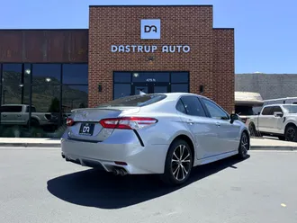 2020 Toyota Camry photo 7