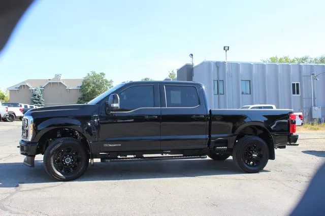 2025 FORD F-350 SUPER DUTY LARIAT