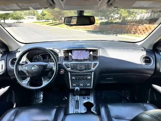 2018 Nissan Pathfinder photo 6