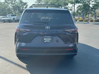 2024 Toyota Sienna photo 7