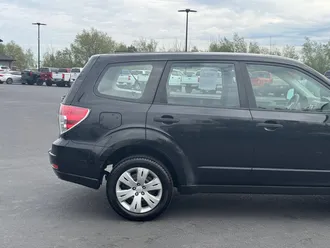 2010 Subaru Forester photo 5