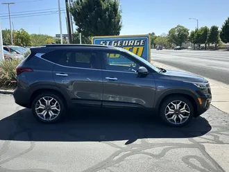 2021 Kia Seltos photo 2