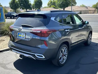 2021 Kia Seltos photo 3