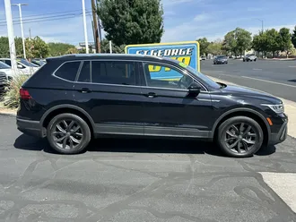 2022 Volkswagen Tiguan photo 2