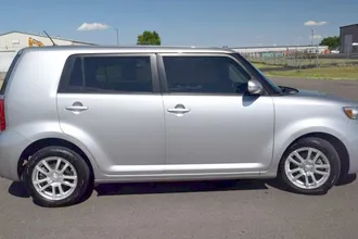 2010 Scion xB photo 7