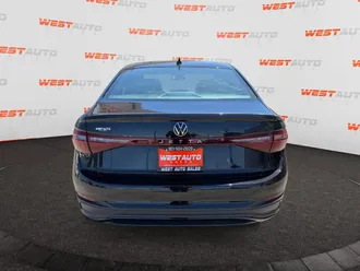2025 Volkswagen Jetta photo 4