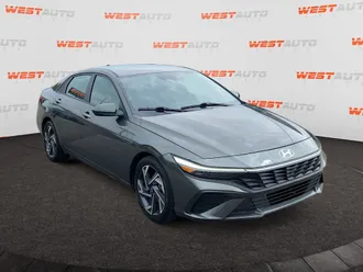 2025 Hyundai Elantra photo 7