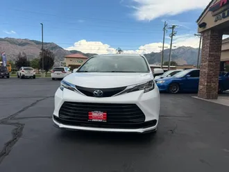 2021 Toyota Sienna photo 3