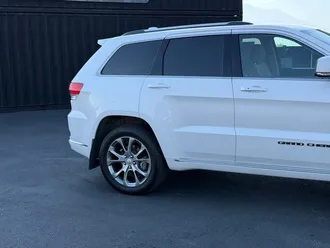 2021 Jeep Grand Cherokee photo 4