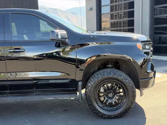 2024 Chevrolet Silverado 1500 photo 3