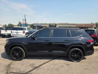2022 Volkswagen Atlas photo 2