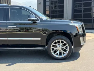 2019 Cadillac Escalade photo 3