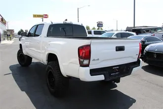 2019 TOYOTA TACOMA photo 7