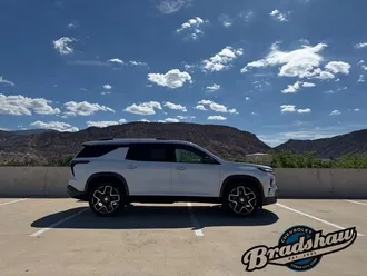 2026 Chevrolet Traverse photo 3