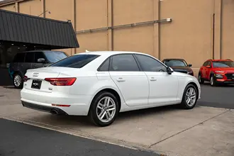 2017 Audi A4 photo 4