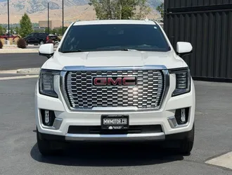 2022 GMC Yukon XL photo 2