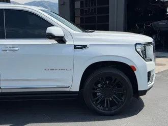 2022 GMC Yukon XL photo 3