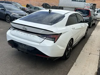 2021 Hyundai Elantra photo 3
