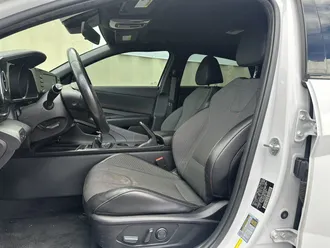 2021 Hyundai Elantra photo 5