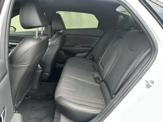 2021 Hyundai Elantra photo 7