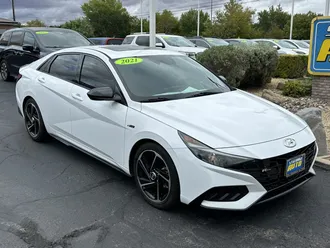 2021 Hyundai Elantra photo 2