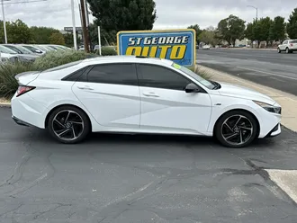 2021 Hyundai Elantra photo 3