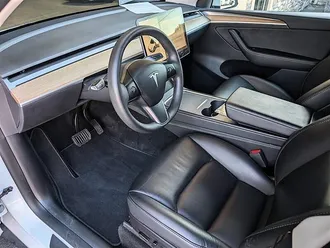 2023 Tesla Model Y Long Range photo 2