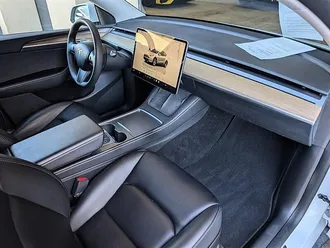 2023 Tesla Model Y Long Range photo 4