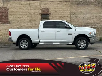 2017 Ram 3500 Crew Cab photo 3