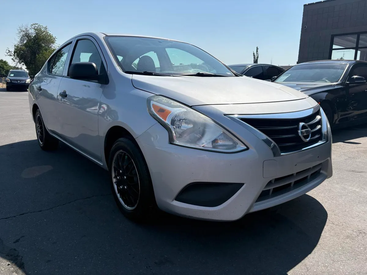 2015 Nissan Versa 4dr Sdn CVT 1.6 S Plus